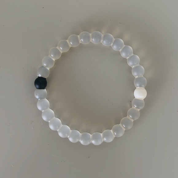 Lokai bracelets size medium - Picture 3 of 5